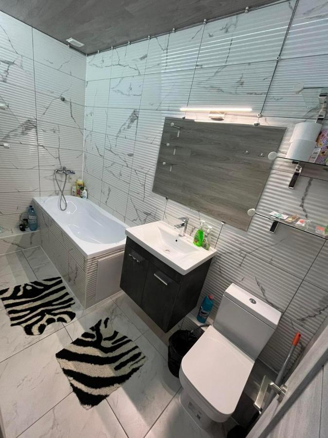Aparthotel City Center Chişinǎu Buitenkant foto