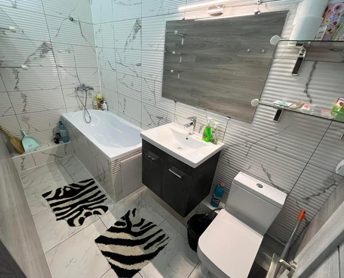 Aparthotel City Center Chişinǎu Buitenkant foto